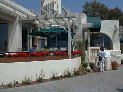 Edgewater Grill 1 5L1.JPG (22189 bytes)