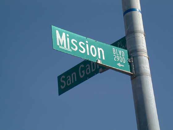 Mission San Gabrial Street Sign 1 7L1.JPG (15031 bytes)