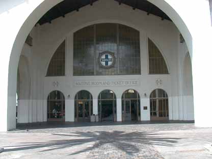 Santa Fe Depot Entry 5L1.JPG (16527 bytes)