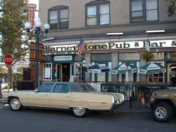 11 Blarney Stone Gaslamp 4L1.jpg (24164 bytes)