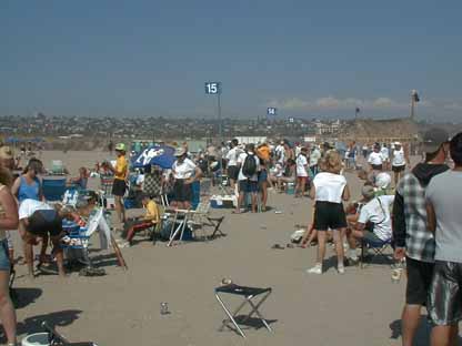 28 Spectators 5L1.jpg (22485 bytes)
