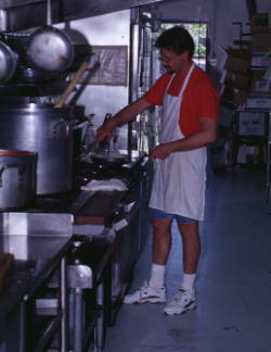 Ed with Sauce Pan 13.JPG (73266 bytes)