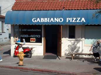 Gabbiano Pizza 2 4L1.JPG (18791 bytes)