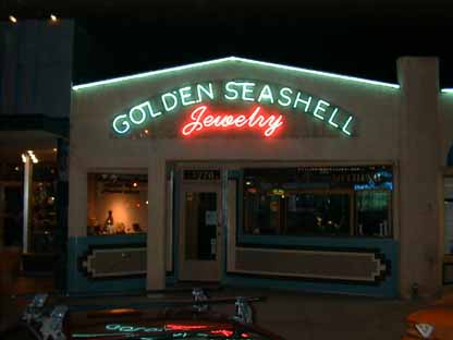 Golden Seashell at Night L1.JPG (15810 bytes)