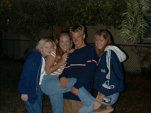 Greg with the Girls 6L1.JPG (22412 bytes)
