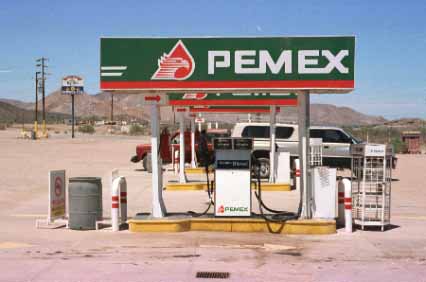 Pemex Gas Pump 2x3L1-11a.jpg (22859 bytes)