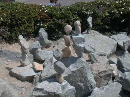 Stacked Rocks 1 5L1.JPG (28846 bytes)