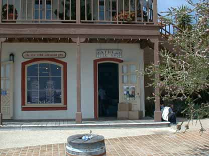 The Tile Shop 5L1.JPG (25853 bytes)