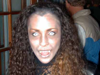 Vampiress Sunshine 5L1.JPG (17950 bytes)