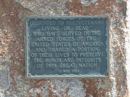 Vets Memorial Plaque 5L1.JPG (30466 bytes)