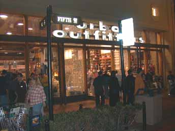 11 Urban Outfitters +35 4L1.jpg (18900 bytes)