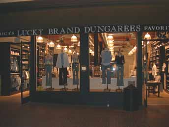 16 Lucky Brand Jeans +35 4L11.jpg (17830 bytes)