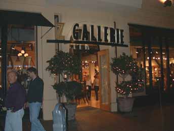 17 Z Galleria +25 4L1.jpg (16740 bytes)